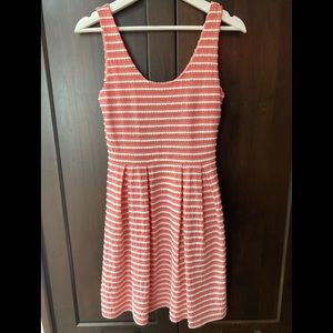 ALYTHEA APRICOT SCALLOP DRESS SZ S